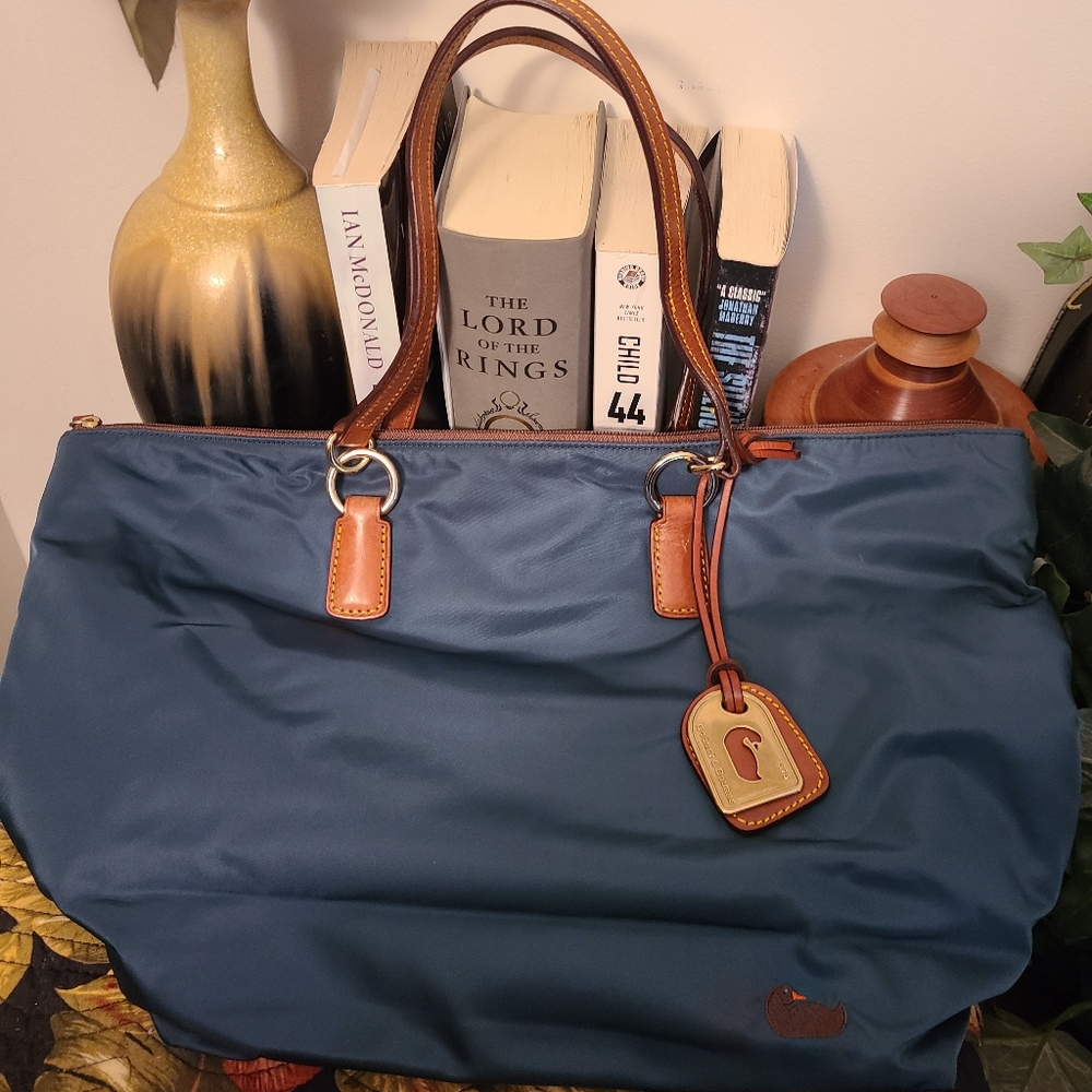 🦋💙 Nylon Dooney tote 💙🦋